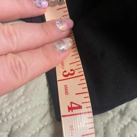 Ann Taylor Black Pull On Elastic Waist Shorts Pockets NWOT Pleated - Picture 6 of 6